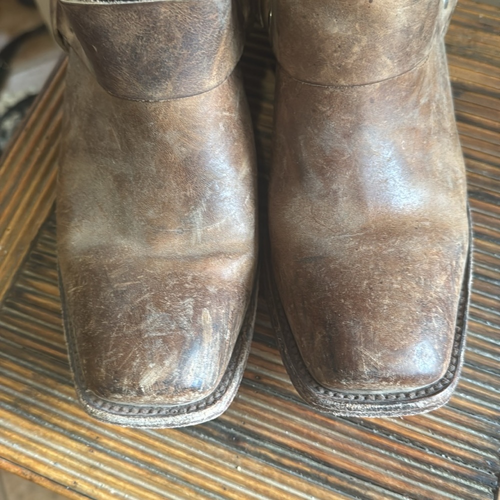 Freebies Boots - Picture 7 of 7